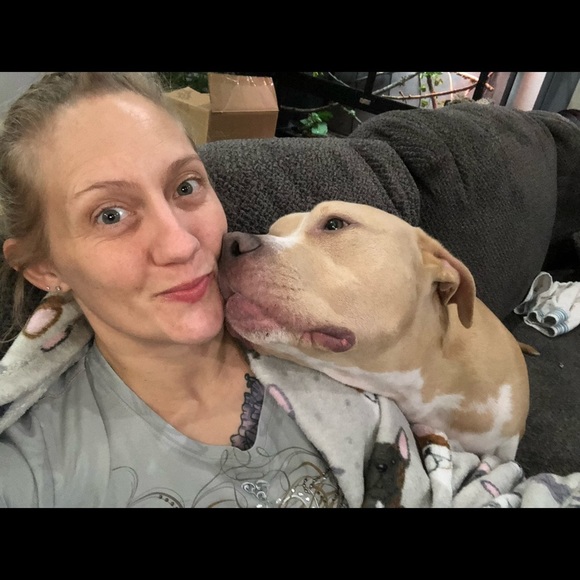 Meet your Posher, Sarah - Picture 1 of 2